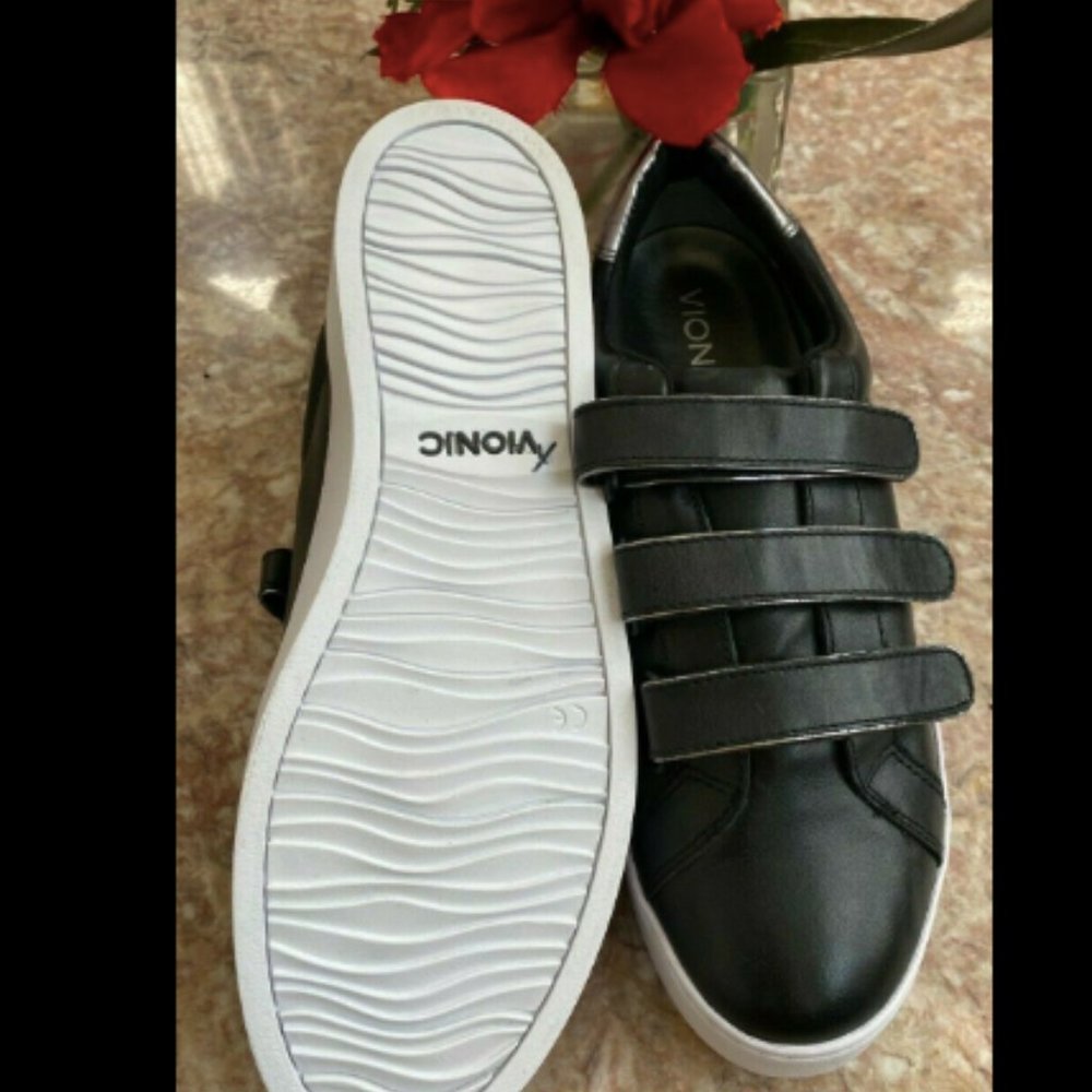 Vionic Orthaheel Technology Women's Bobbi Black Leather Sneakers Size 8.5